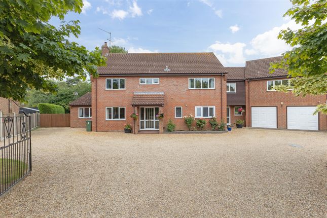6 bedroom detached house for sale