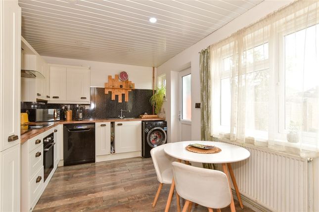 Poplar Avenue, Gravesend, Kent 3 bed end of terrace house for sale