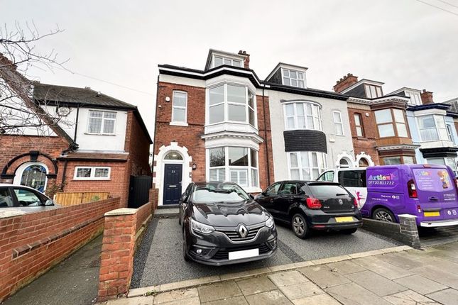 QUEENS PARADE, CLEETHORPES 5 bed end of terrace house for sale