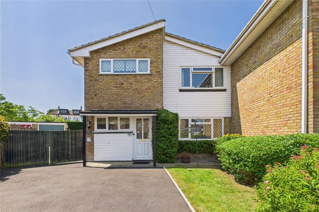 Kevins Drive, Yateley, Hampshire, GU46 4 bed semi