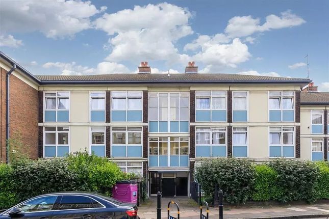 London, E2 3 bed flat for sale