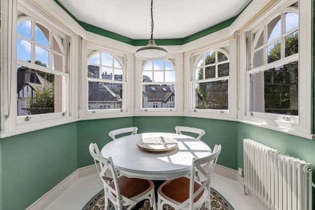 Hornsey Lane Gardens, Highgate 2 bed apartment for sale