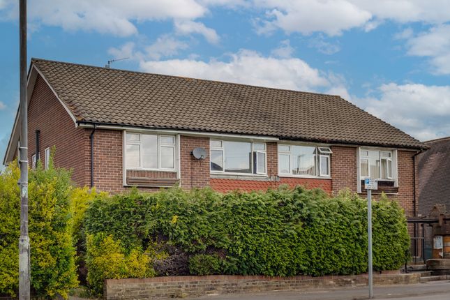 Central Road, Morden, London, SM4 5RN 2 bed maisonette for sale