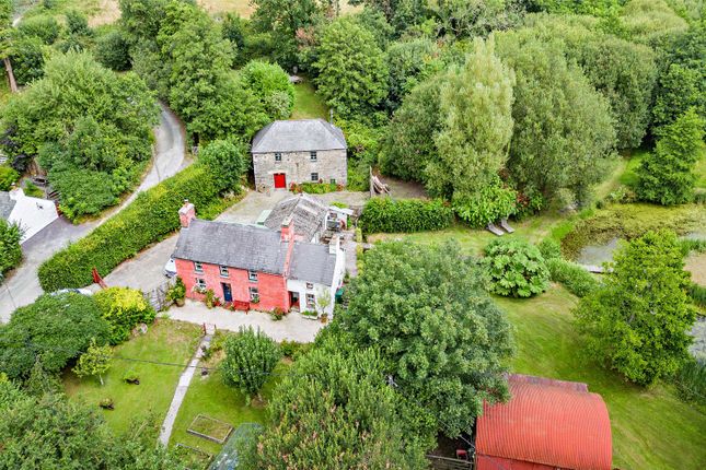 5 bed detached house