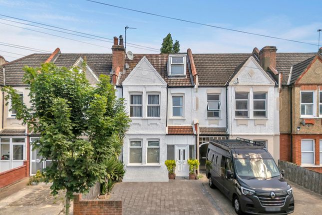 Longley Road, London SW17 3 bed flat for sale