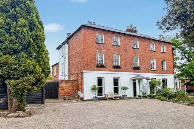 5 bedroom semi-detached house for sale