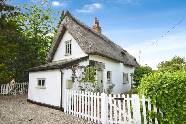 2 bedroom detached house for sale