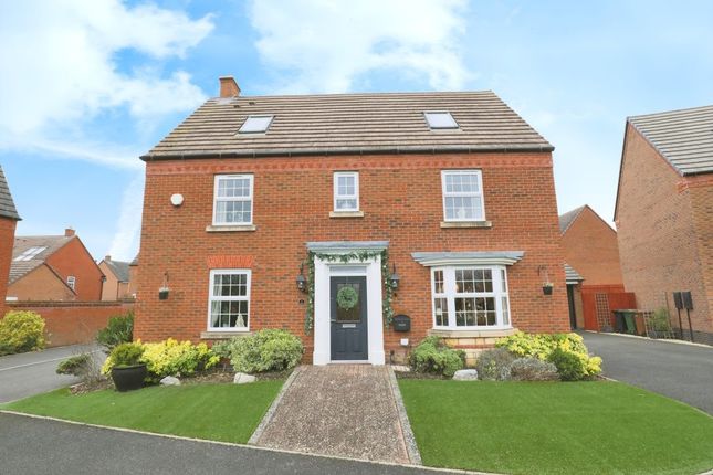 6 bedroom detached house for sale