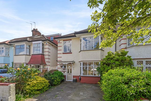 Boston Gardens, Brentford. 3 bed house for sale