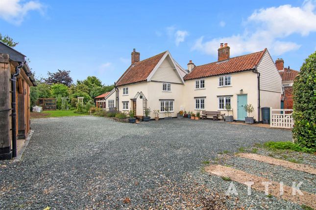 4 bedroom cottage for sale