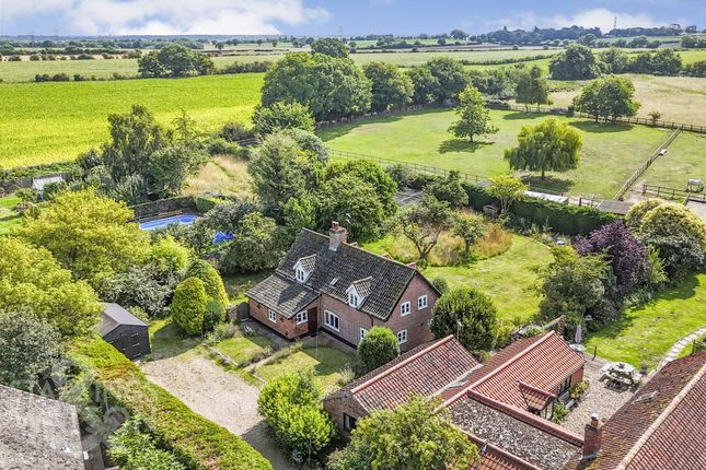 Tithebarn Lane, Norwich NR14 5 bed detached house for sale