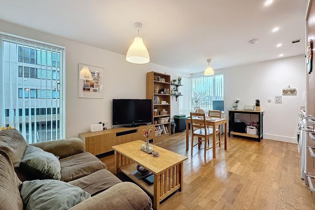 Atlas House, Falcon Drive, Cardiff Bay 1 bed apartment for sale