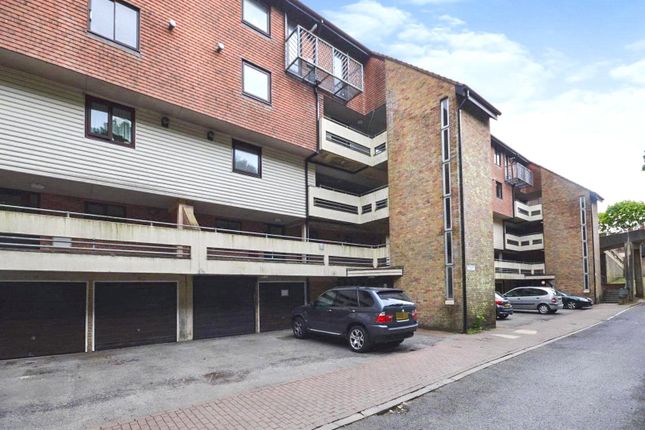 Kingsway Gardens, Hampshire SP10 2 bed flat for sale
