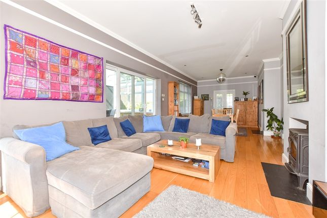 London Road, Hythe, Kent 3 bed detached house for sale