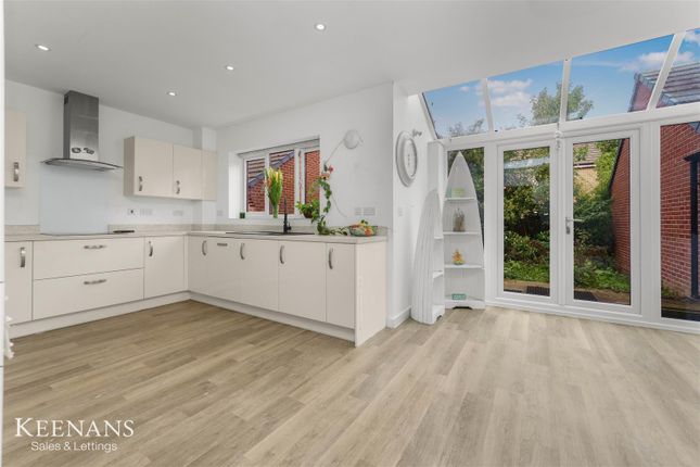 4 bed detached house