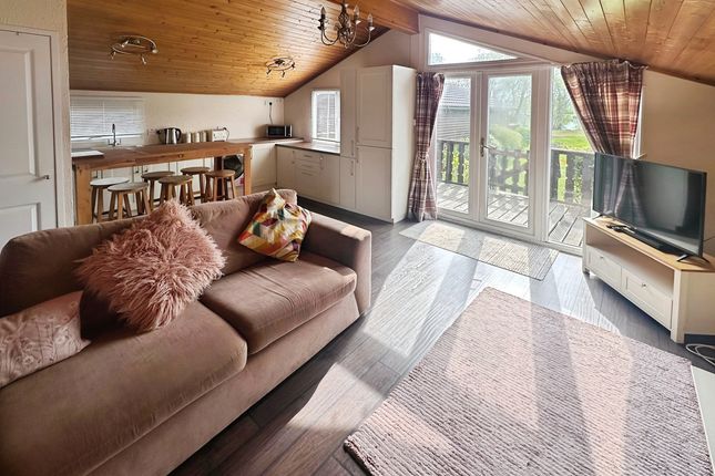 2 bedroom lodge for sale