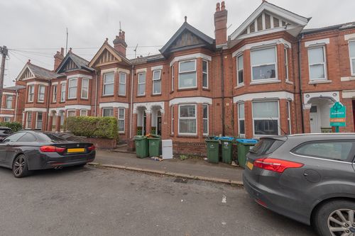Clara Street, Coventry CV2 6 bed house of multiple occupation for sale