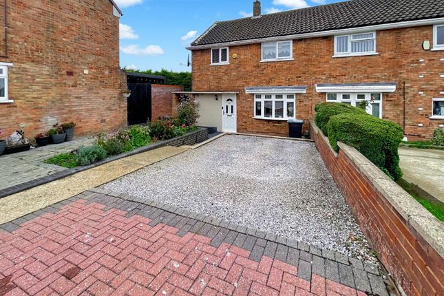 Hollybush Road, Luton, Bedfordshire... 3 bed semi