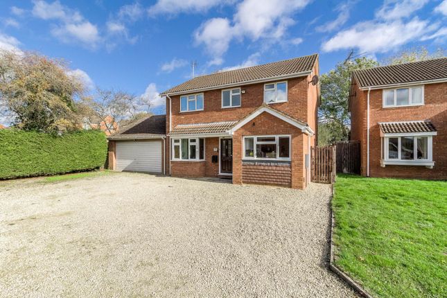 Bradvue Crescent, Milton Keynes MK13 4 bed detached house for sale