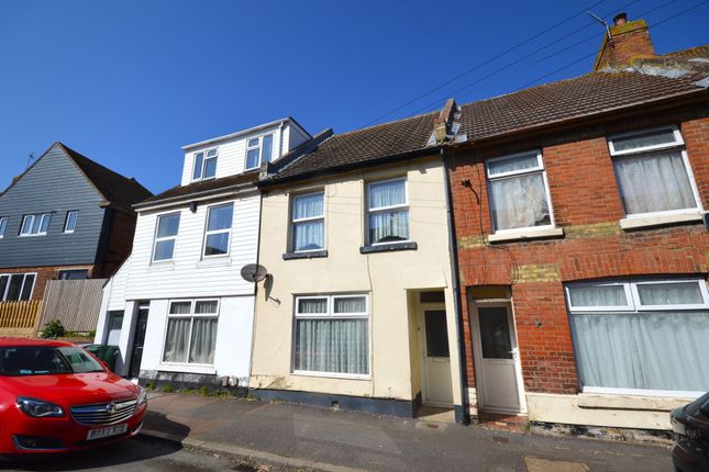 Mead Road, Folkestone CT19 2 bed terraced house for sale
