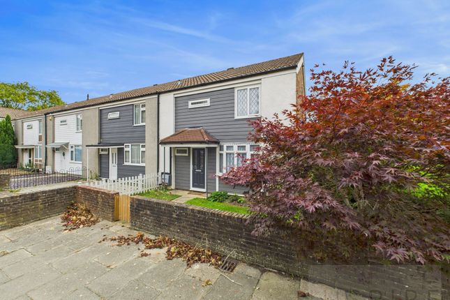 Holtye Walk, Crawley RH10 3 bed end of terrace house for sale