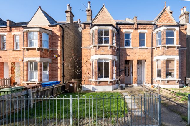 5 bedroom semi-detached house for sale