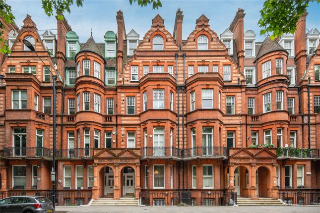 Lower Sloane Street, London, SW1W 2 bed apartment for sale