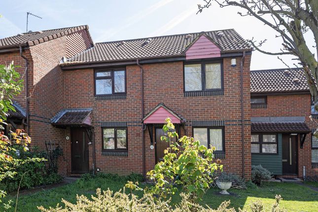 Coopers Close, Stepney, London, E1 2 bed terraced house for sale