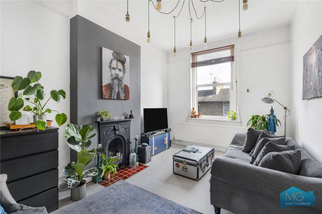 Church Lane, London, N2 3 bed maisonette for sale