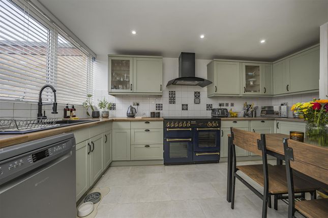 Ellison Close, Windsor 3 bed terraced house for sale