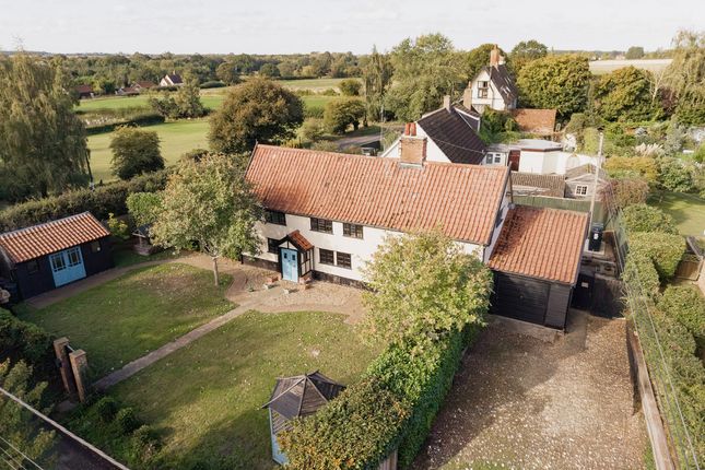 4 bed detached house