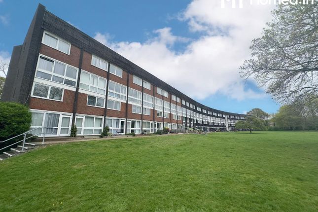 Hailey Place, Cranleigh 2 bed flat for sale