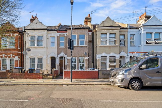 Chapter Road, London, NW2 3 bed terraced house for sale