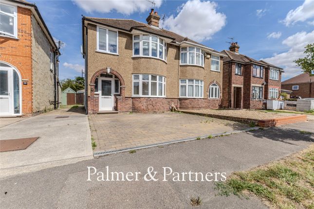 Kingsgate Drive, Ipswich, Suffolk, IP4 3 bed semi