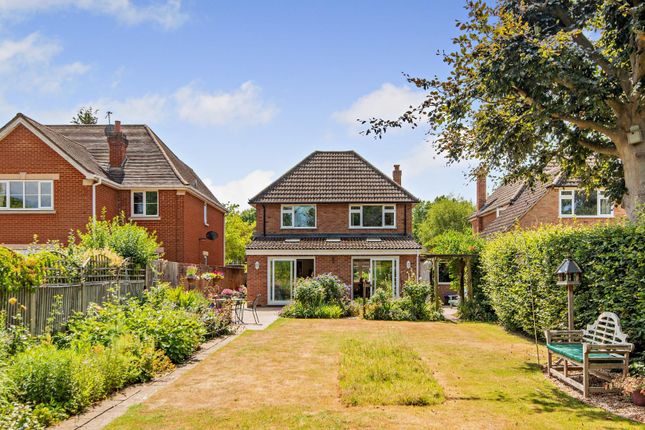 3 bedroom link detached house for sale