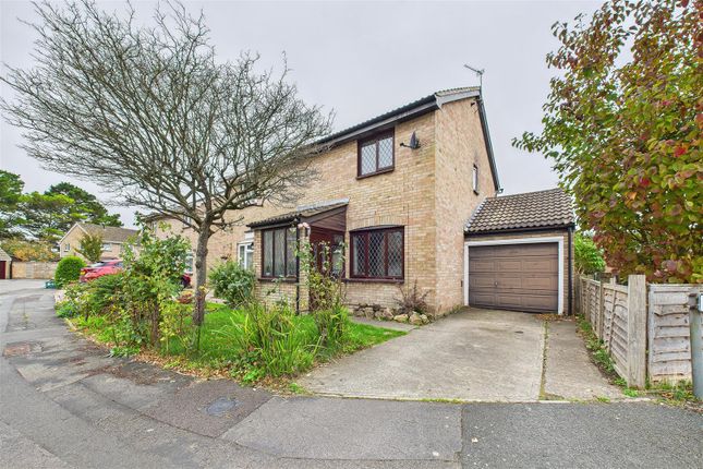 Popular position towards the West... 3 bed semi