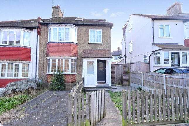 Denham Road, London, N20 2 bed maisonette for sale