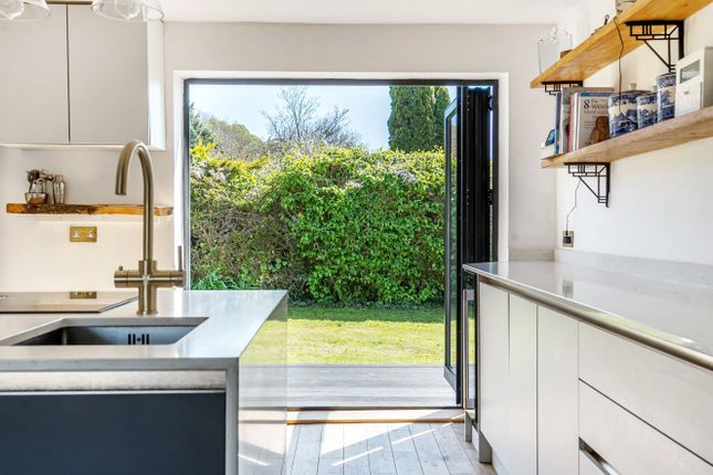 3 bed detached house