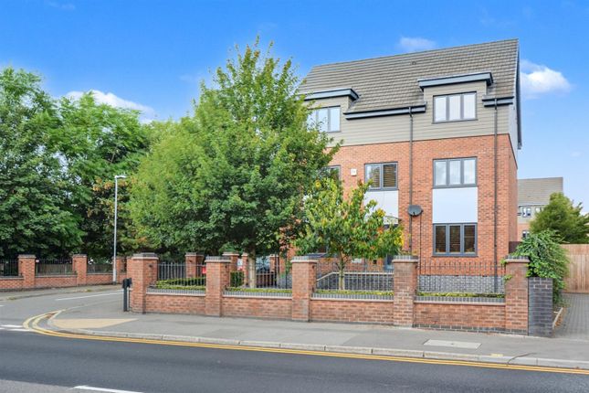 Poppy Close, West Bridgford, Nottingham 6 bed detached house for sale
