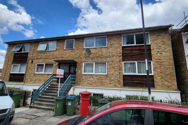 Saunders Road, London 2 bed flat for sale