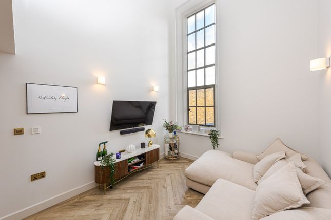 Holt Gardens, London SW17 1 bed apartment for sale