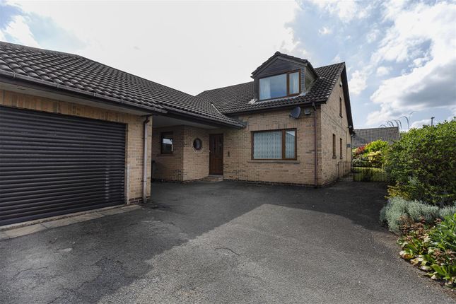 Moorlands Road, Huddersfield HD3 4 bed detached house for sale