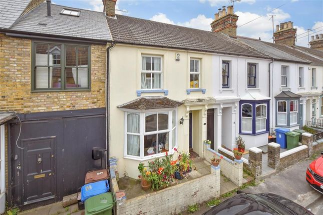 Queens Road, Faversham, Kent 3 bed terraced house for sale