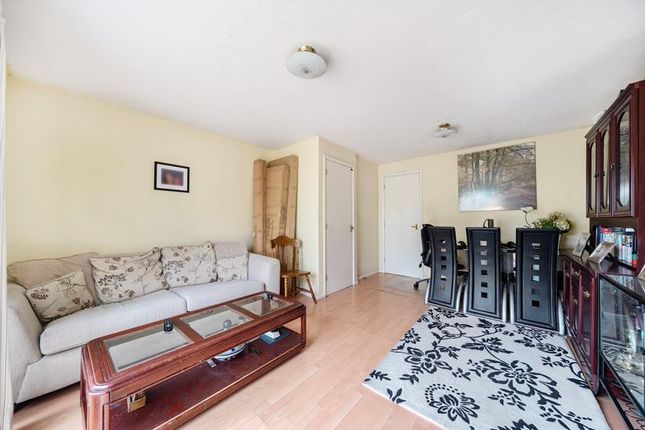 Downings, Beckton, E6 3 bed terraced house for sale