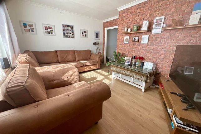 4 bed semi-detached house