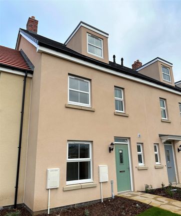 4 bedroom terraced house for sale