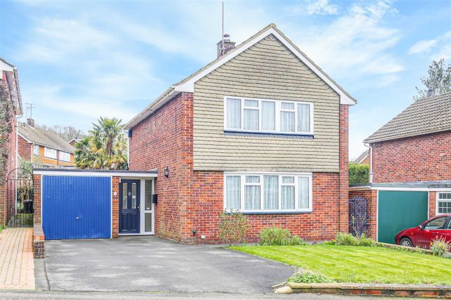 Central Way, Oxted 3 bed detached house for sale