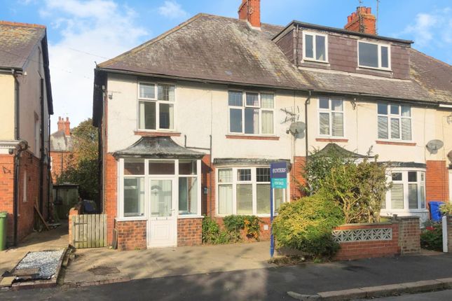 Roundhay Road, Bridlington 3 bed end of terrace house for sale