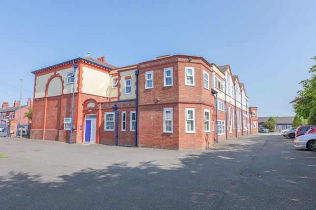 Cambridge Road, Ellesmere Port CH65 2 bed flat for sale
