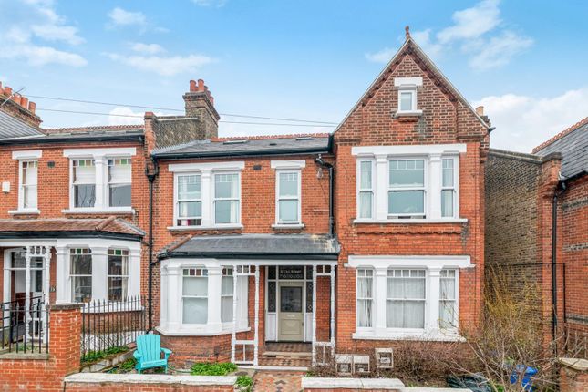 Hollingbourne Road, London SE24 3 bed flat for sale